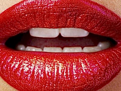Makeup Tricks to Plump Your Lips